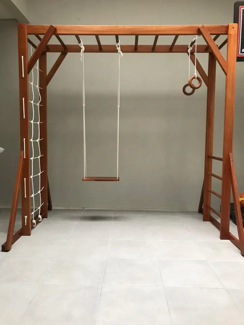 Monkeybar Playground