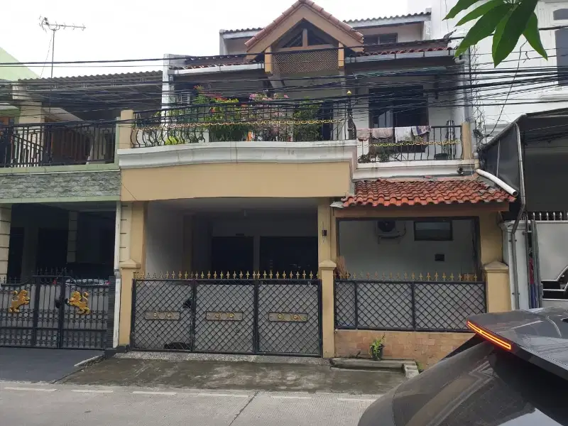 Rumah Lama 2 Lantai Di Jl Tarian Raya Timur Kp Gading Jakarta Utara