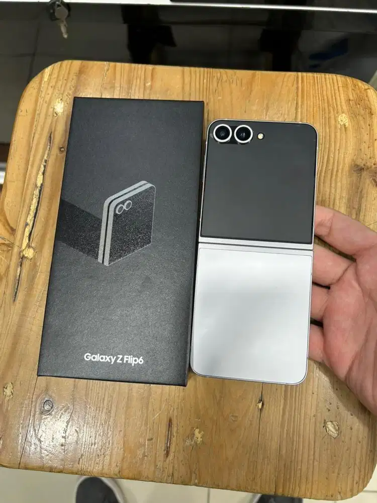 FLIP 6 12/256gb like new full shet new