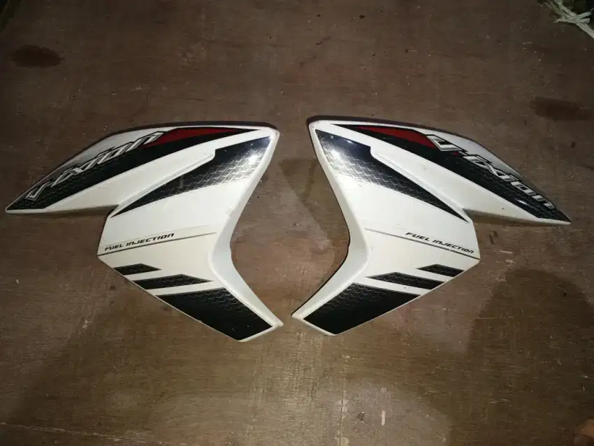 sayap tangki Vixion new orisinil