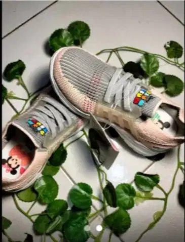 Sepatu anak cewek merk disney tsum tsum