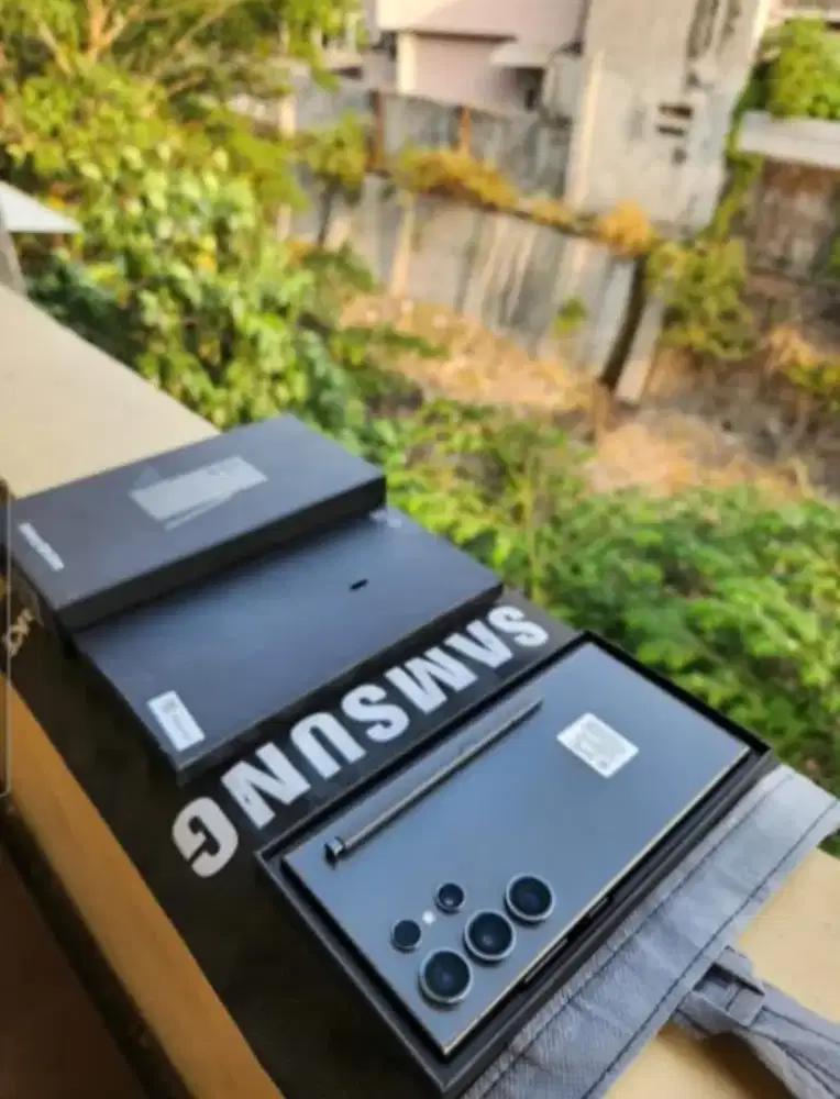 Samsung Galaxy S24 Ultra 5G 12/512 GB Kondisi Seperti Baru