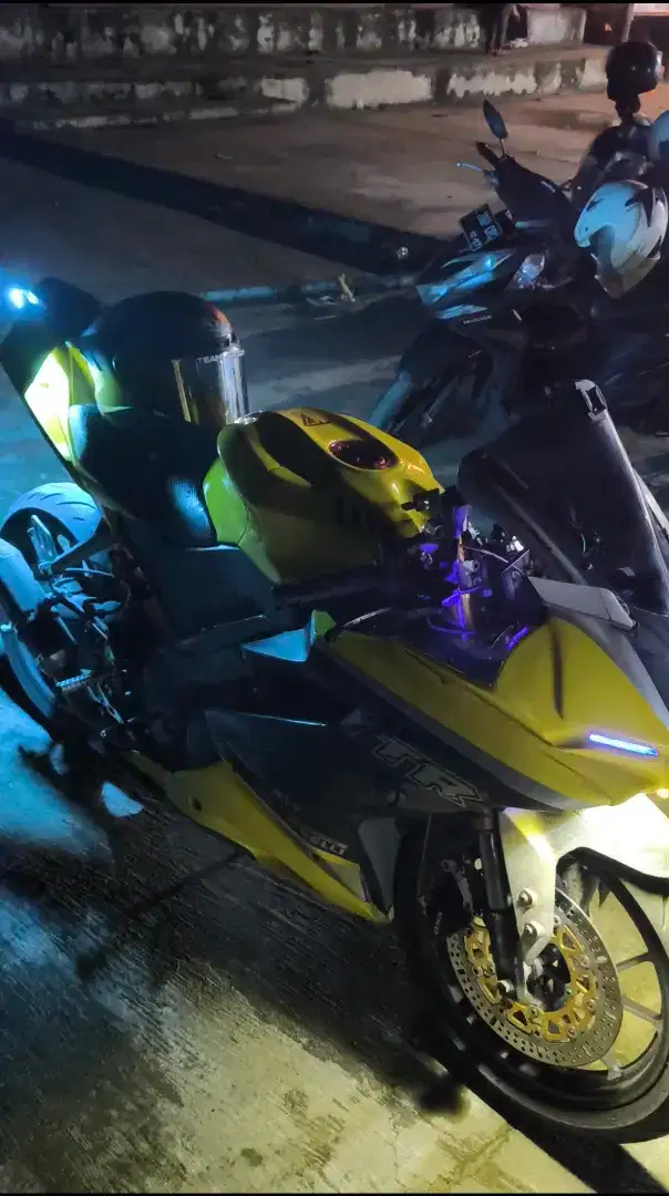 YAMAHA R15 V3 GOOD CONDITION