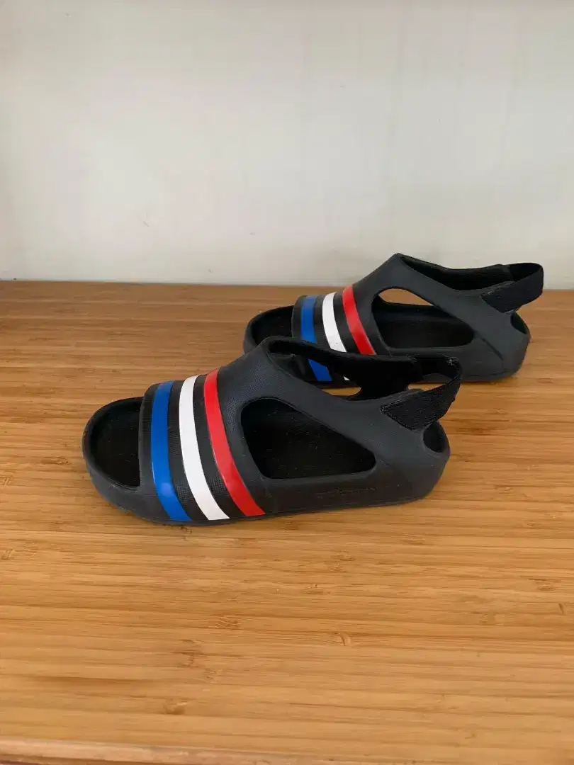 Sendal Adidas Ori Anak 2-4 tahun preloved