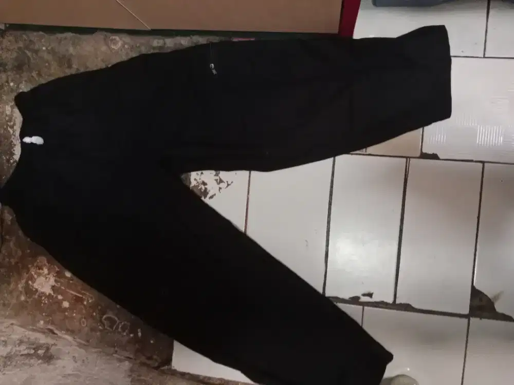 Celana cargo gombrang no 32/33 merek ykk