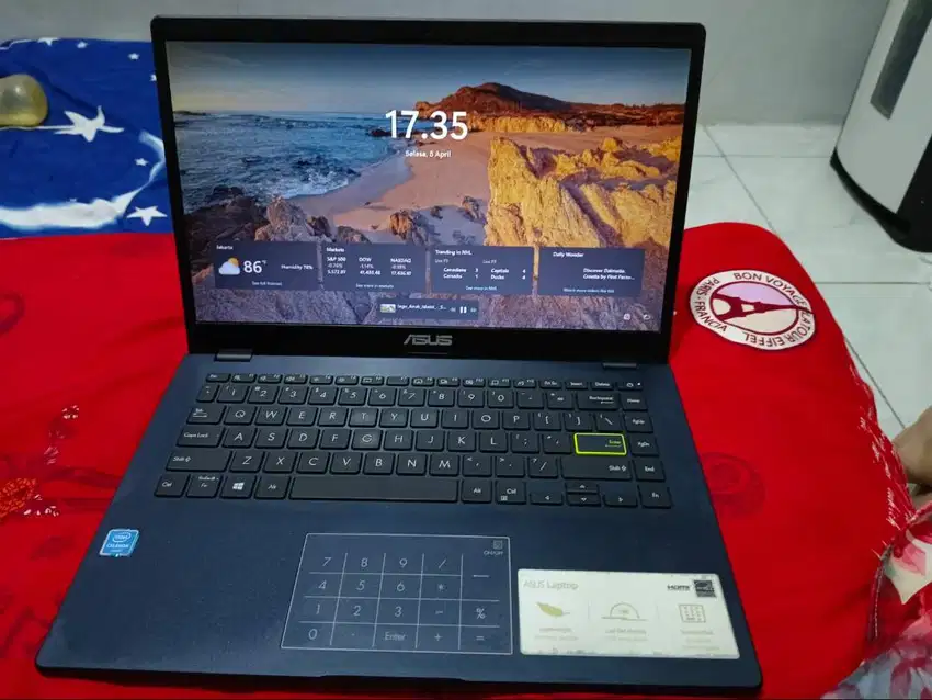 Laptop Asus Vivobook E410MA