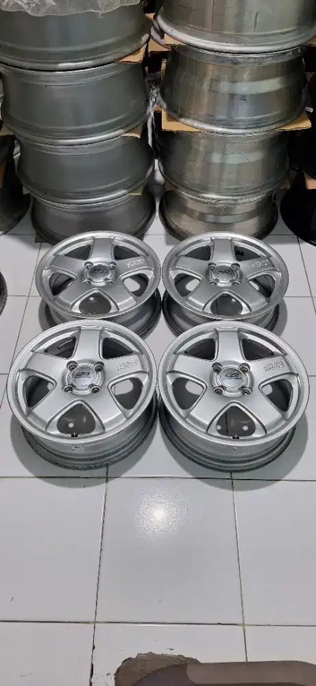 Mugen M5. R14×5in. Pcd 4×100. ET42. Original.