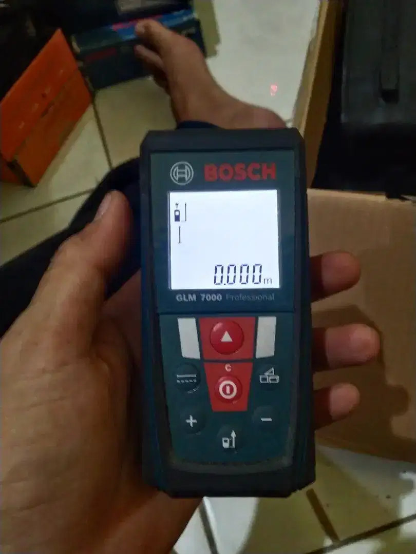Laser meter bosch glm7000 siap lapangan mulus