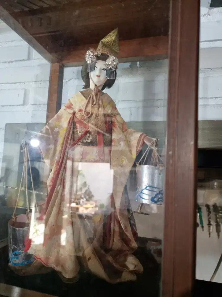 Patung Geisha antik asli Jepang