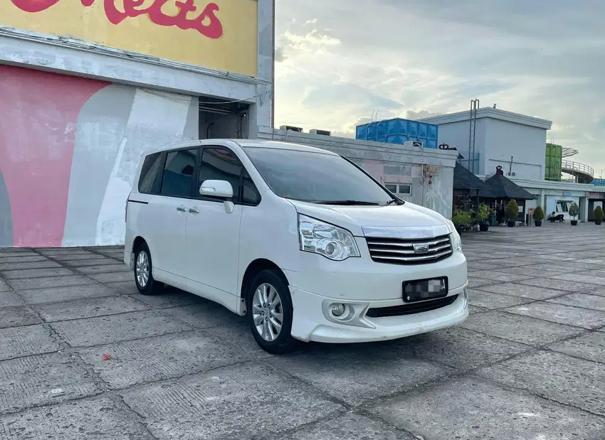 Toyota Nav1 2016 V luxury Putih record serena Noah voxy