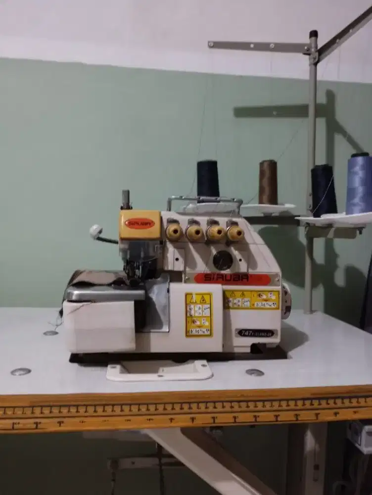 Mesin Obras Siruba  747F (benang 4).