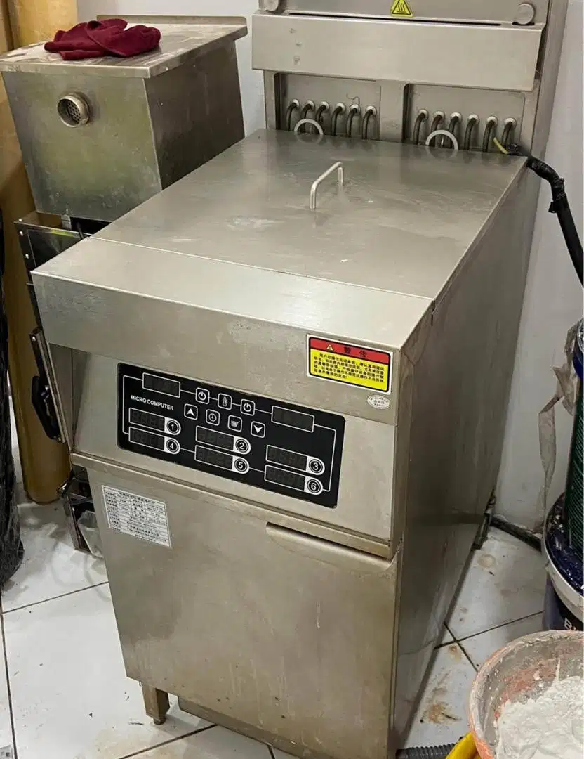 Mesin penggorengan kentang/ayam
