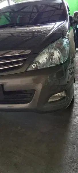 Toyota Kijang Innova 2010 Bensin