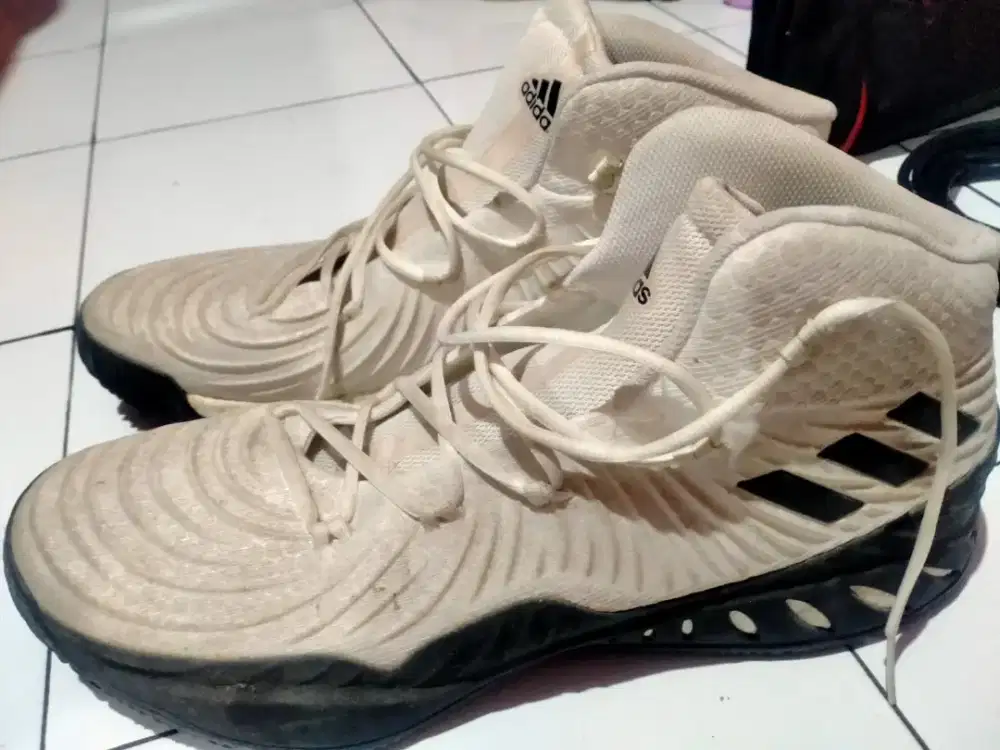 Sepatu basket Adidas original big size