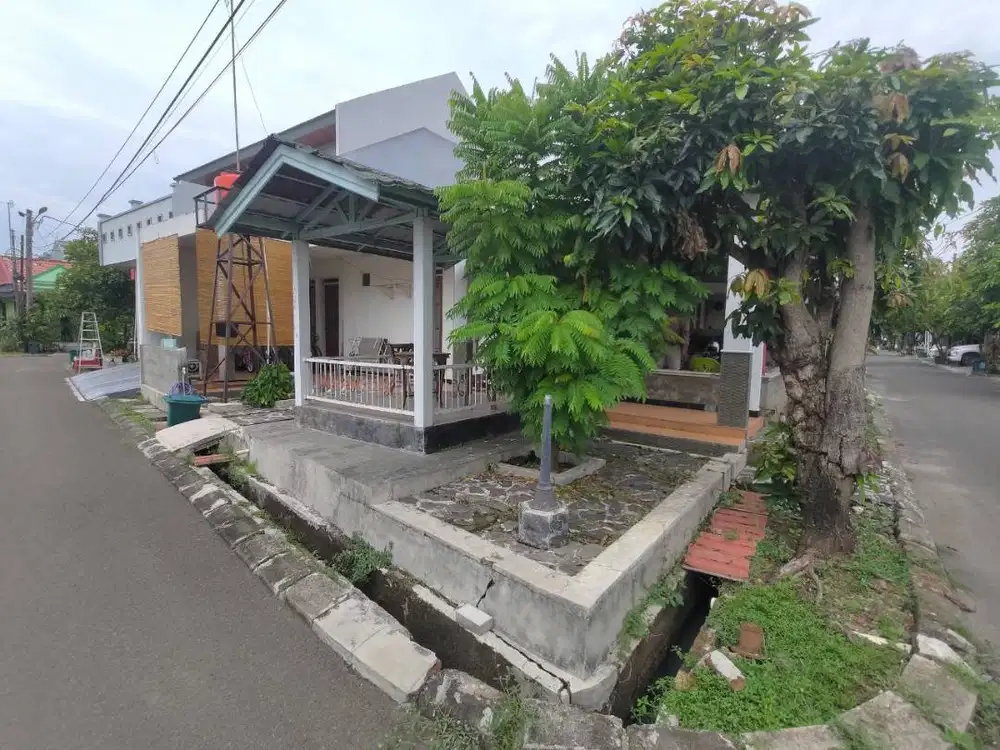 Dijual rumah nyaman di tengah kota Karawang Galuh Mas