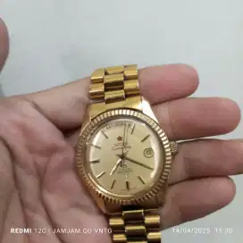 Jam tangan Titoni Cosmo King President