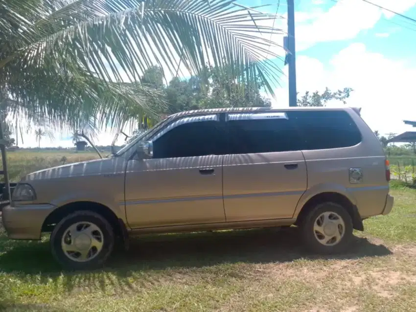 Kijang lgx AT 2000
