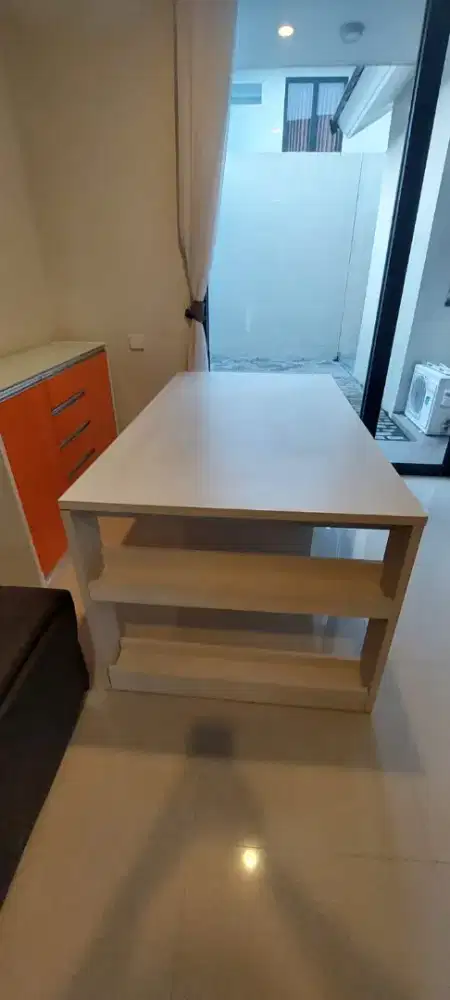 Meja makan informa + rak serbaguna+karpet+kursi