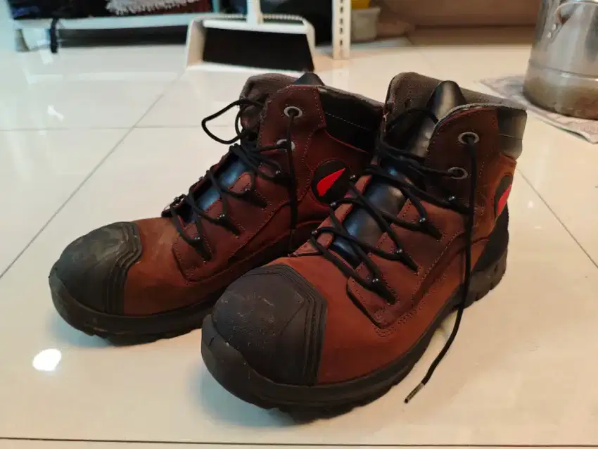 Redwing 3228 Like New
