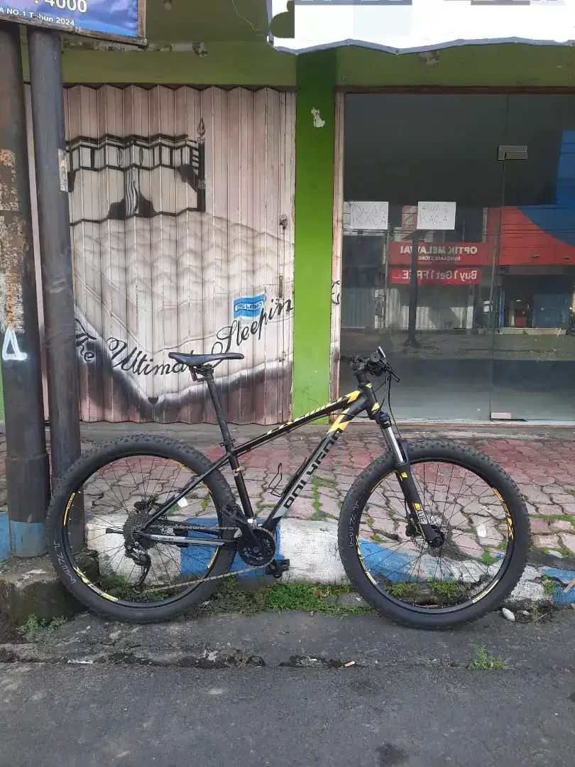 Polygon PREMIER 5 TAHUN 2024