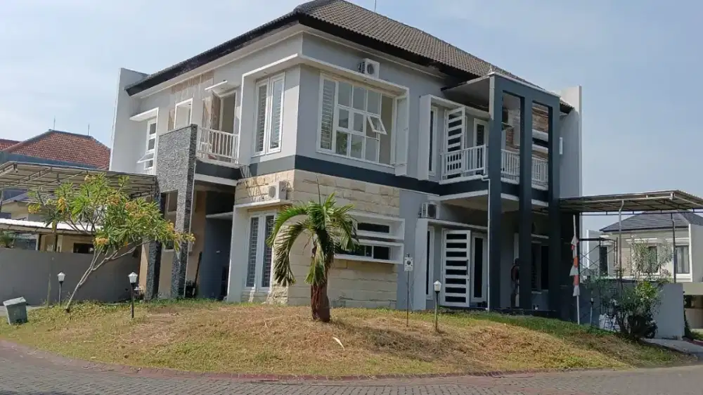 Jual atau sewa citraland utama Villa taman telaga