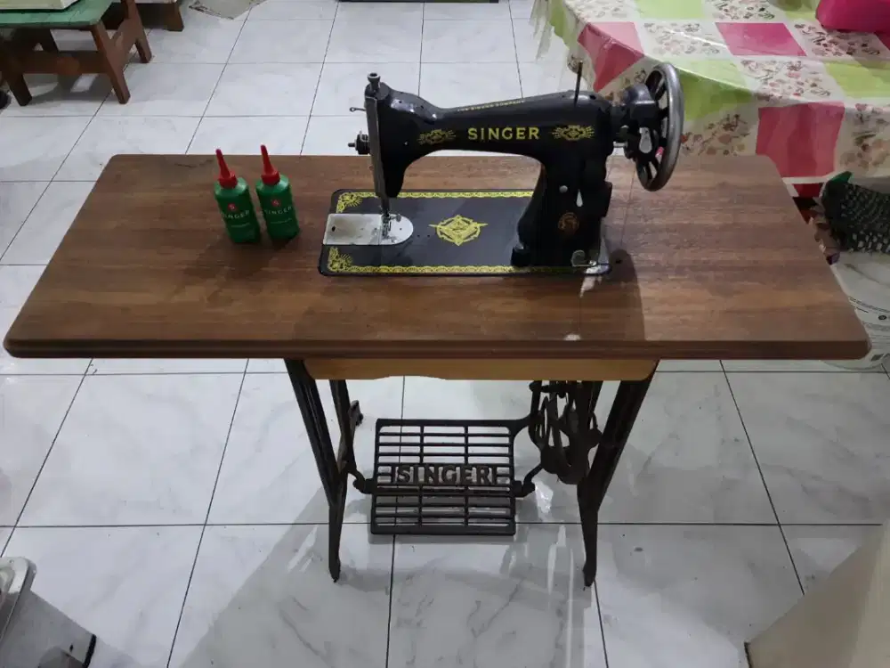 Mesin jahit manual merk Singer