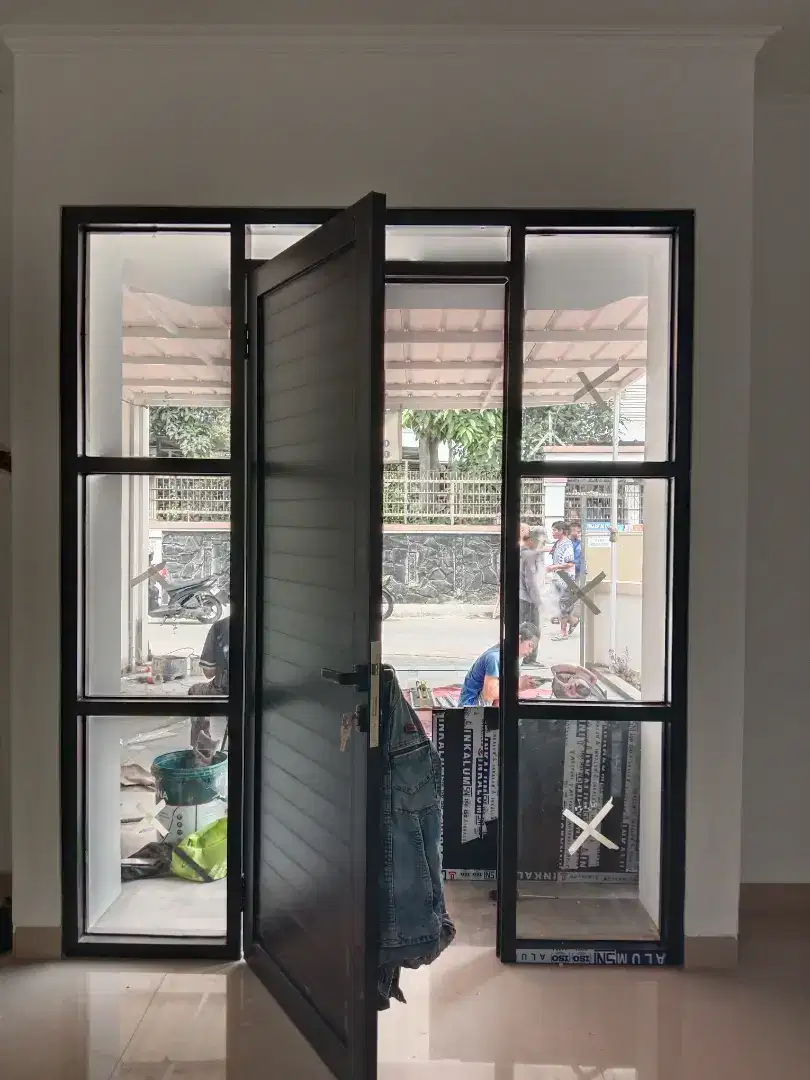 Kusen aluminium pintu aluminium partisi aluminium