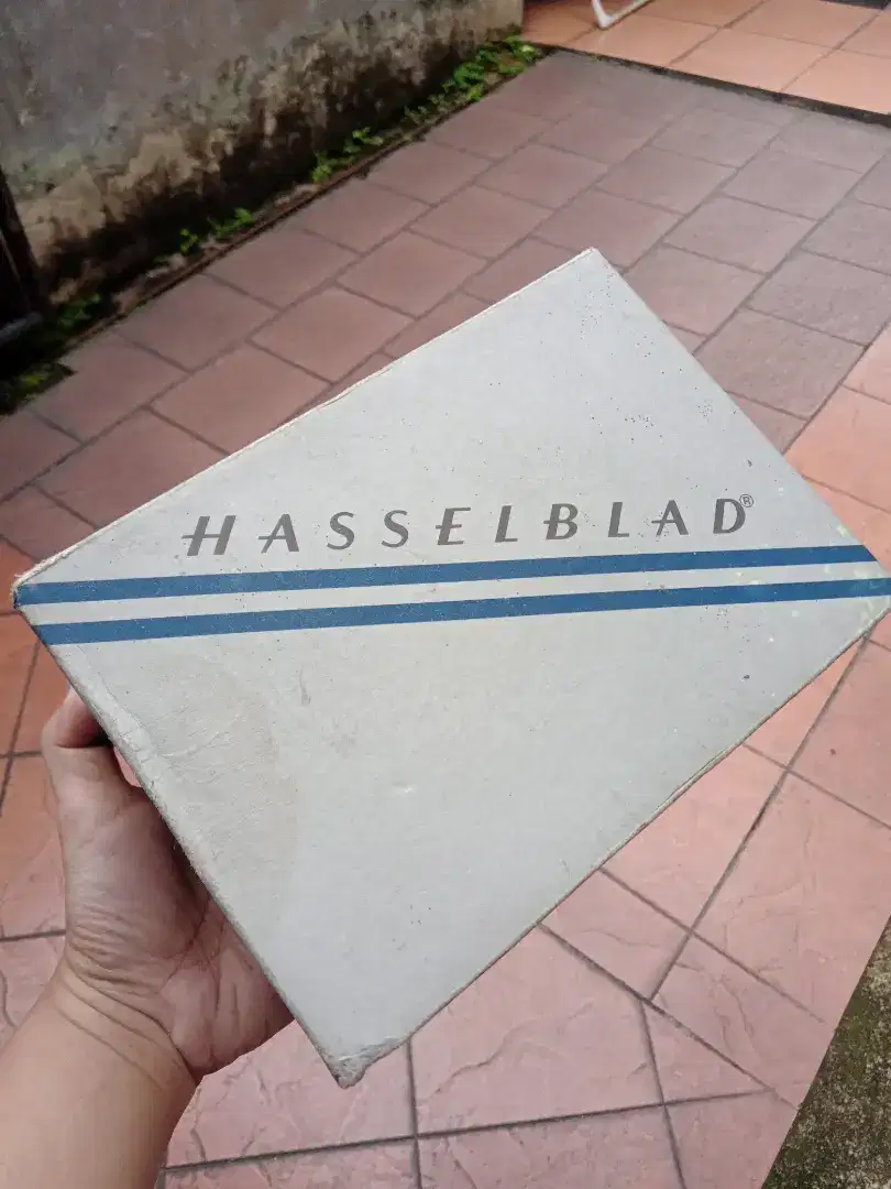 hasselblad lens zeiss planar CFE 80mm f2.8 box