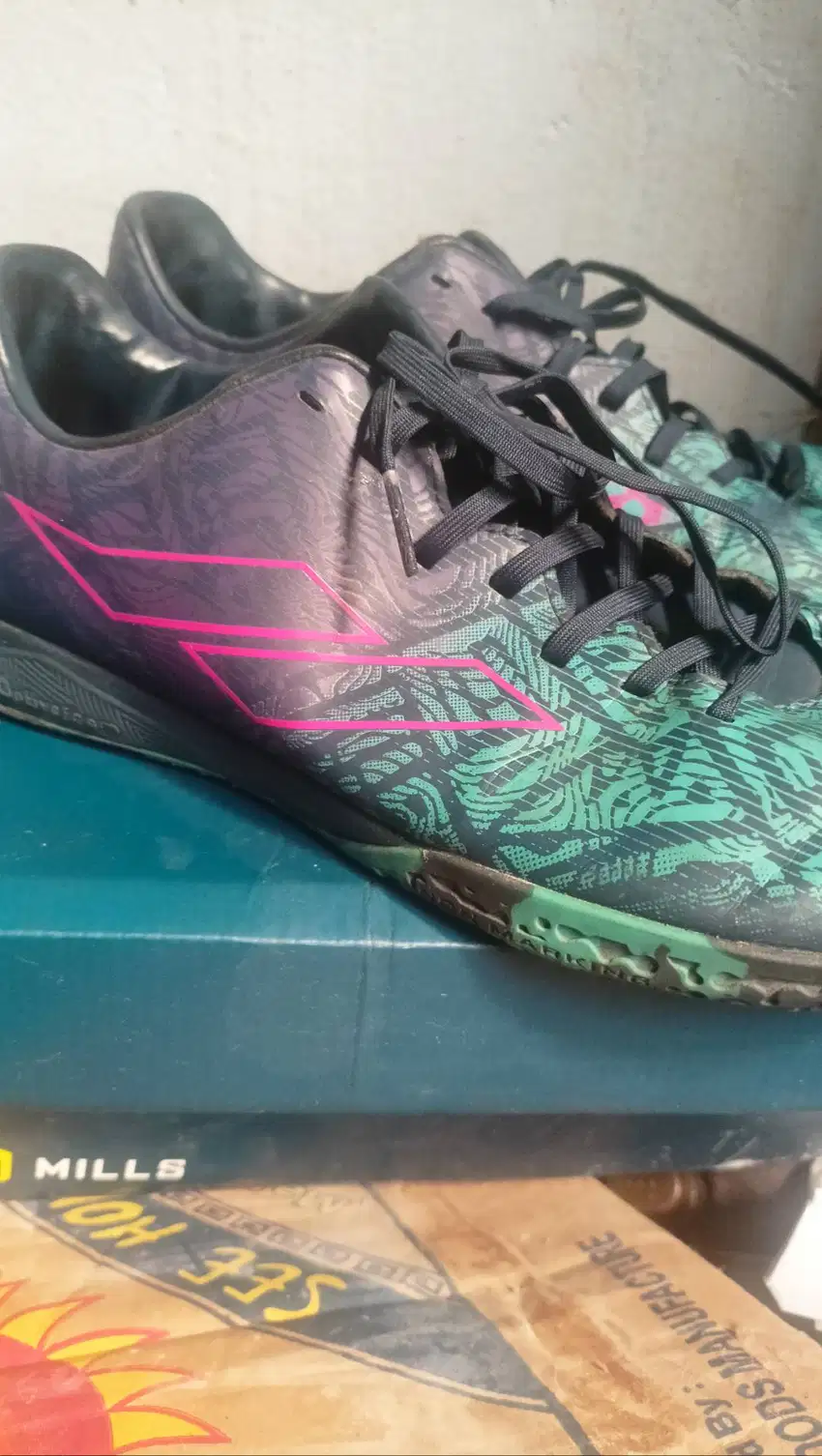 Sepatu futsal MILS XCYLOPS SHADE IN