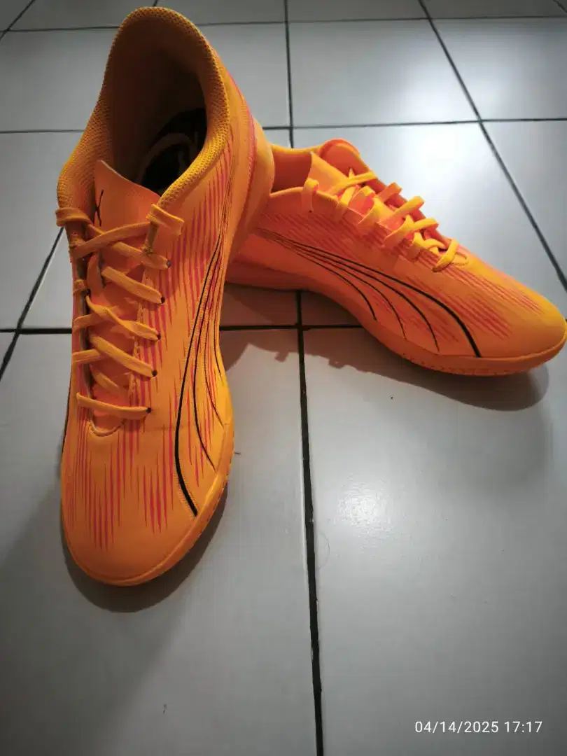 Puma Sepatu Futsal Ultra Play It Preloved size 41