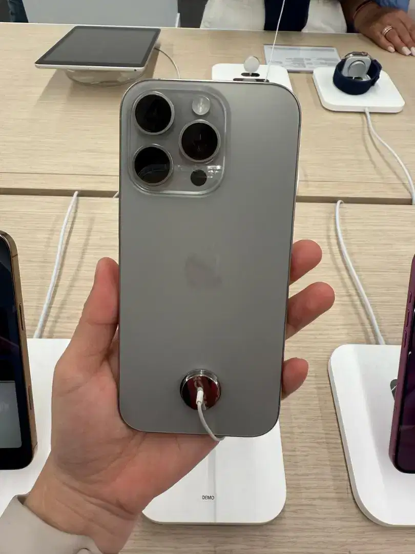 PROMO BUNGA MULAI DARI 0% IPHONE 16 PRO 128GB