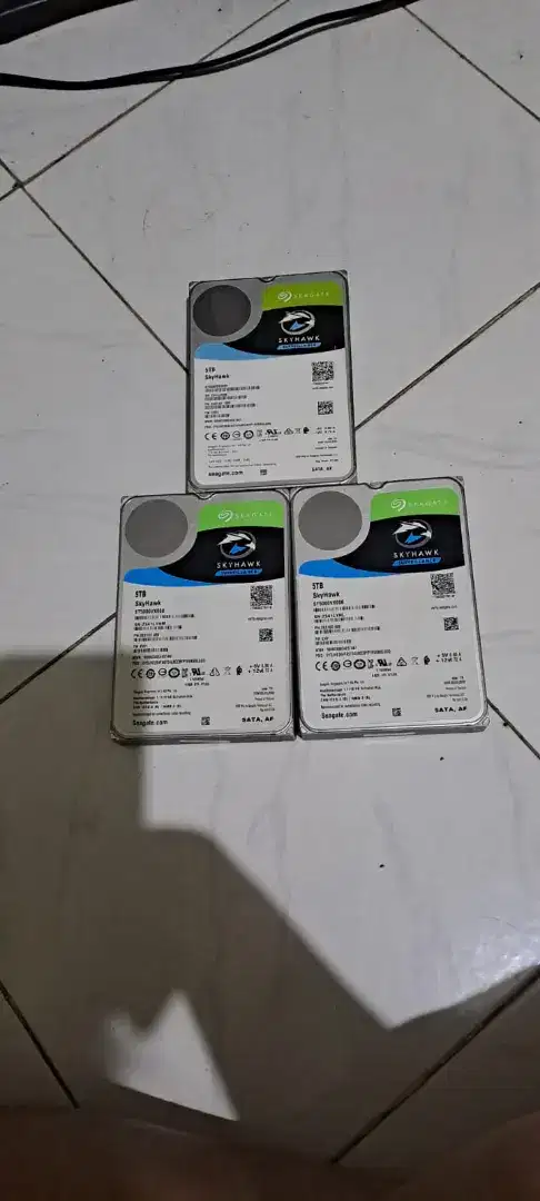 Terima jual beli komputer ex lelangan kantor partai besar dan kecil
