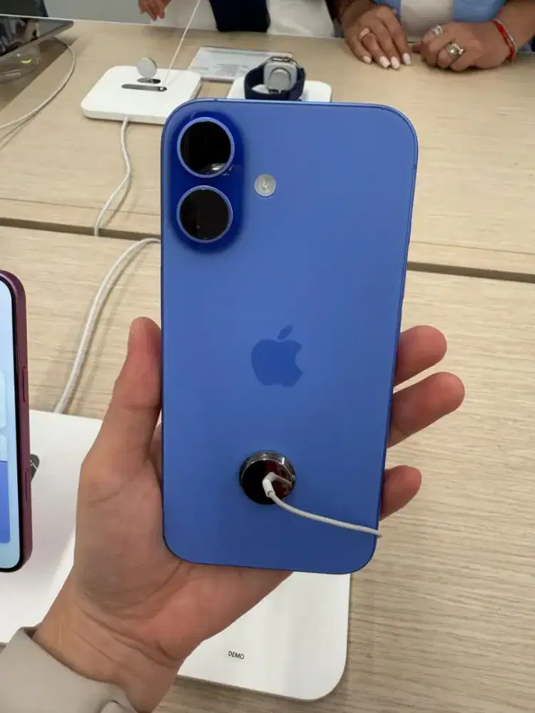 PROMO BUNGA MULAI DARI 0% IPHONE 16 128GB