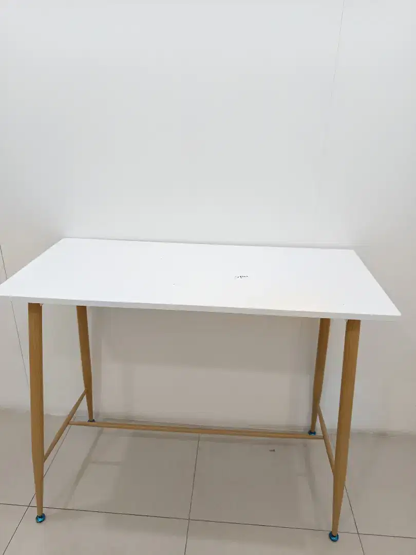 Meja Bar minimalis + 2 kursi bar merk informa