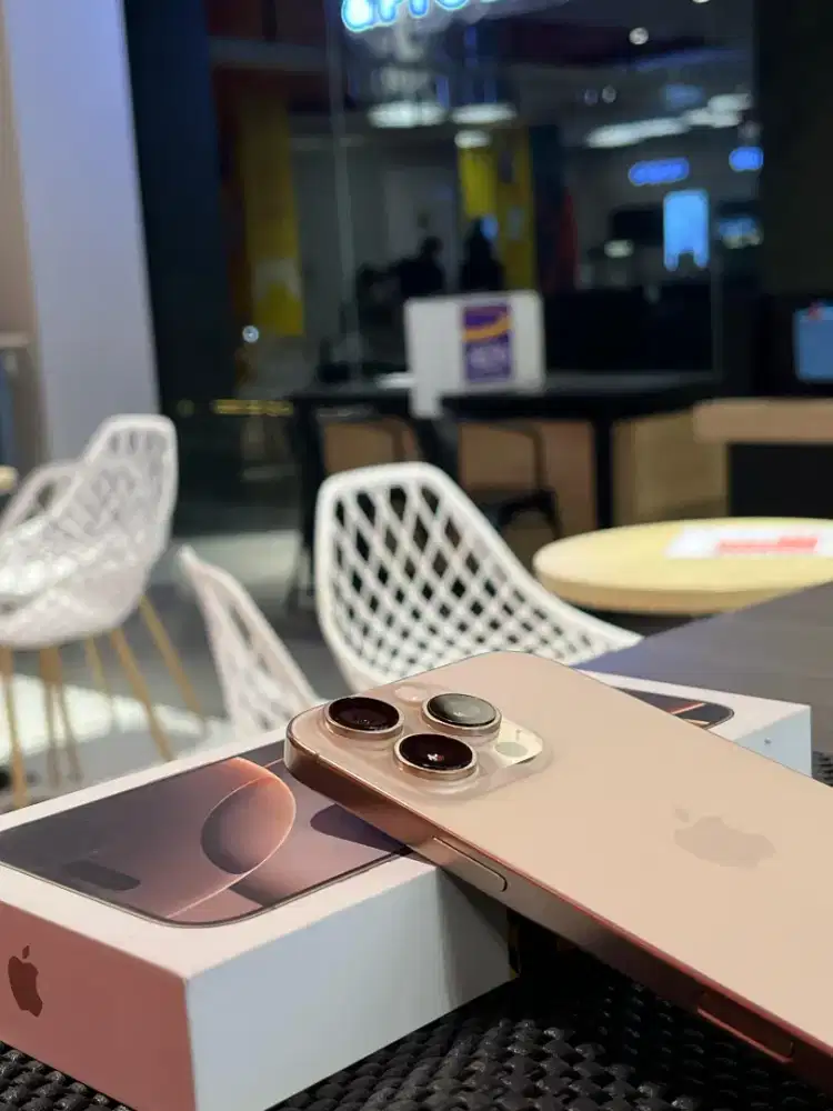 iPhone 16 Pro Max Desert Natural Titan Black & White Redy Stock Limit