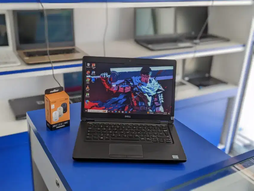 Dell Latitude 5840
-Intel core i5 - 6200U