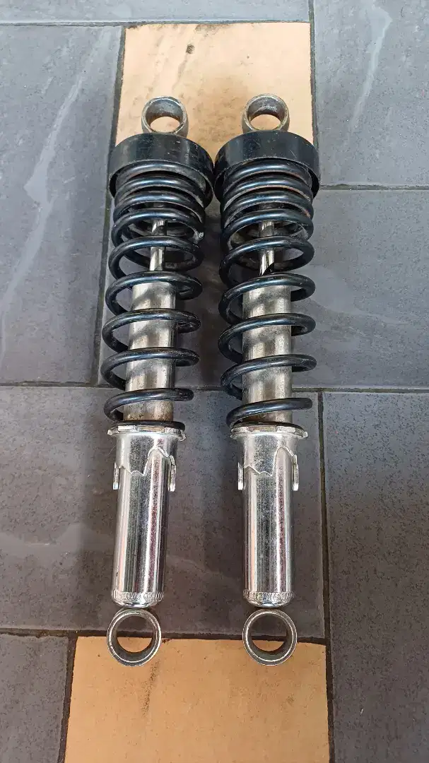 Shock belakang RX King original.