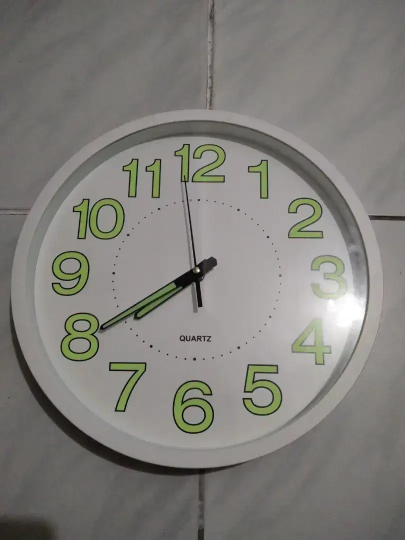 Jam Dinding Mati Total
