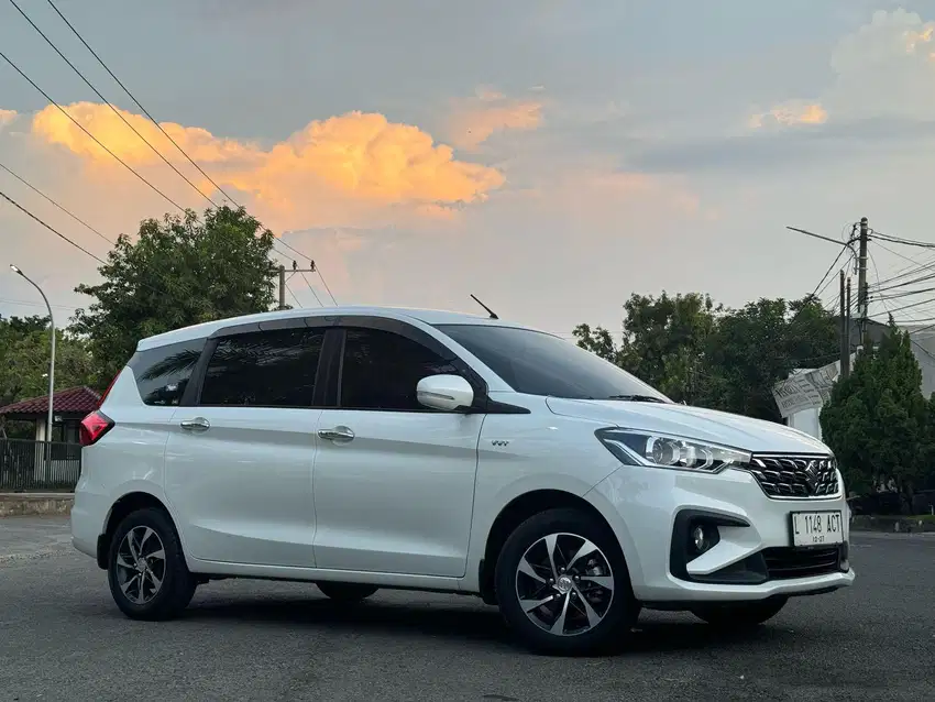 SUZUKI ERTIGA GX HYBRID MATIC 2022 - DP MINIM,ISTIMEWA
