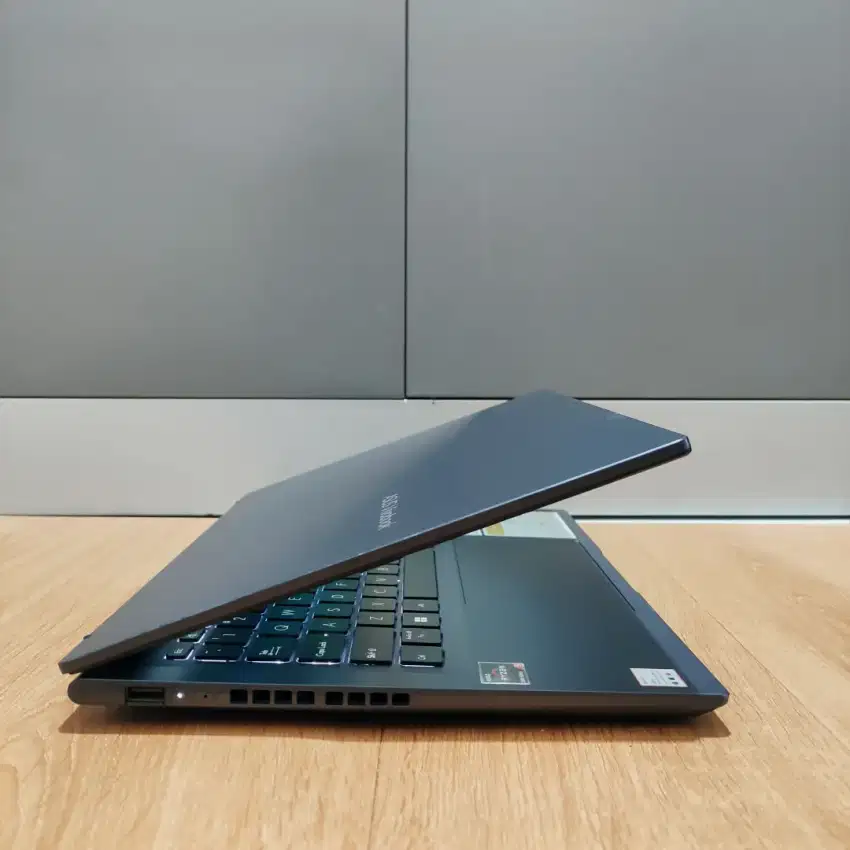 ASUS VIVOBOOK M1403QA