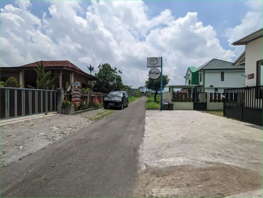 Tanah Area Jl. Damai Lingkungan Kafe Resto Homestay View Gn. Merapi