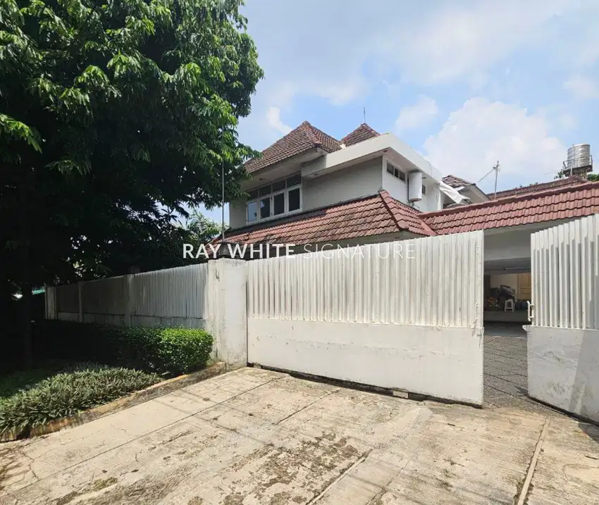 Dijual Rumah Lama Lokasi Bagus di Metro Hijau, Pondok Indah