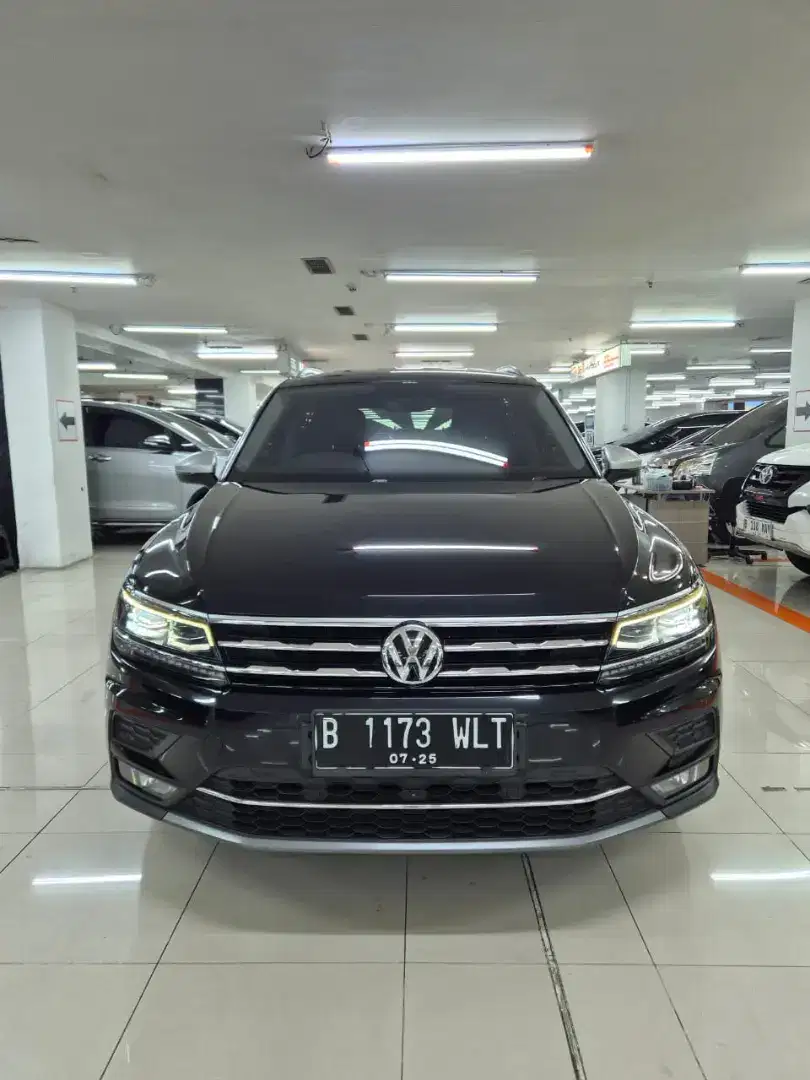 Vw tiguan allspace tipe tertinggi 2020 hitam tgn 1 apik
