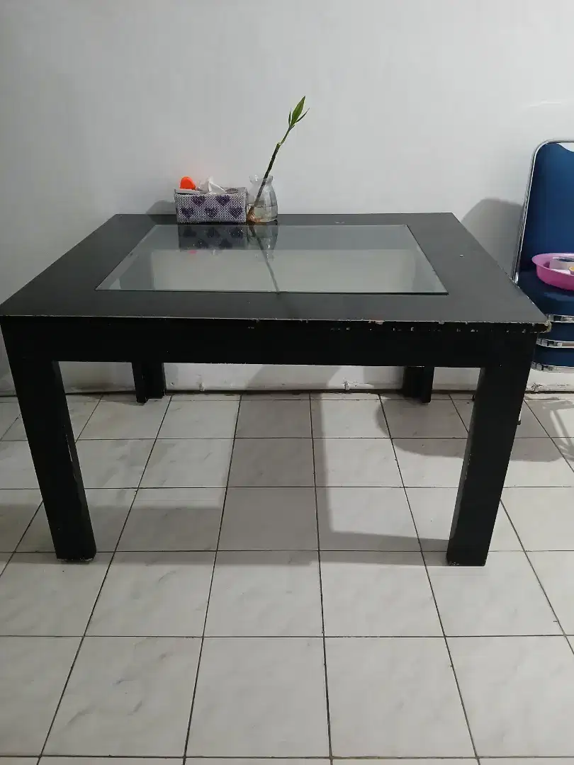 Dijual set meja makan dan kursi