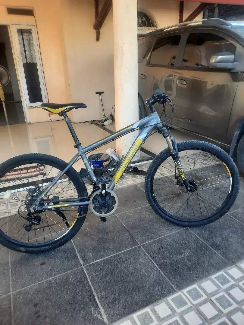 Sepeda mtb Polygon monarch 5