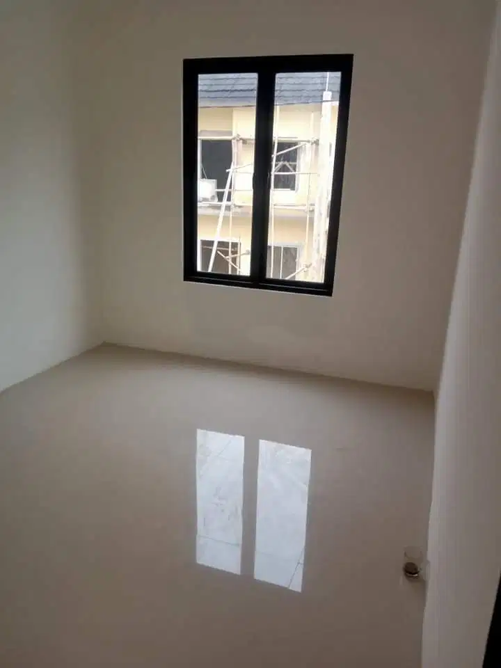 cuma 5 menit dari stasiun menuju rumah cantik nan asri