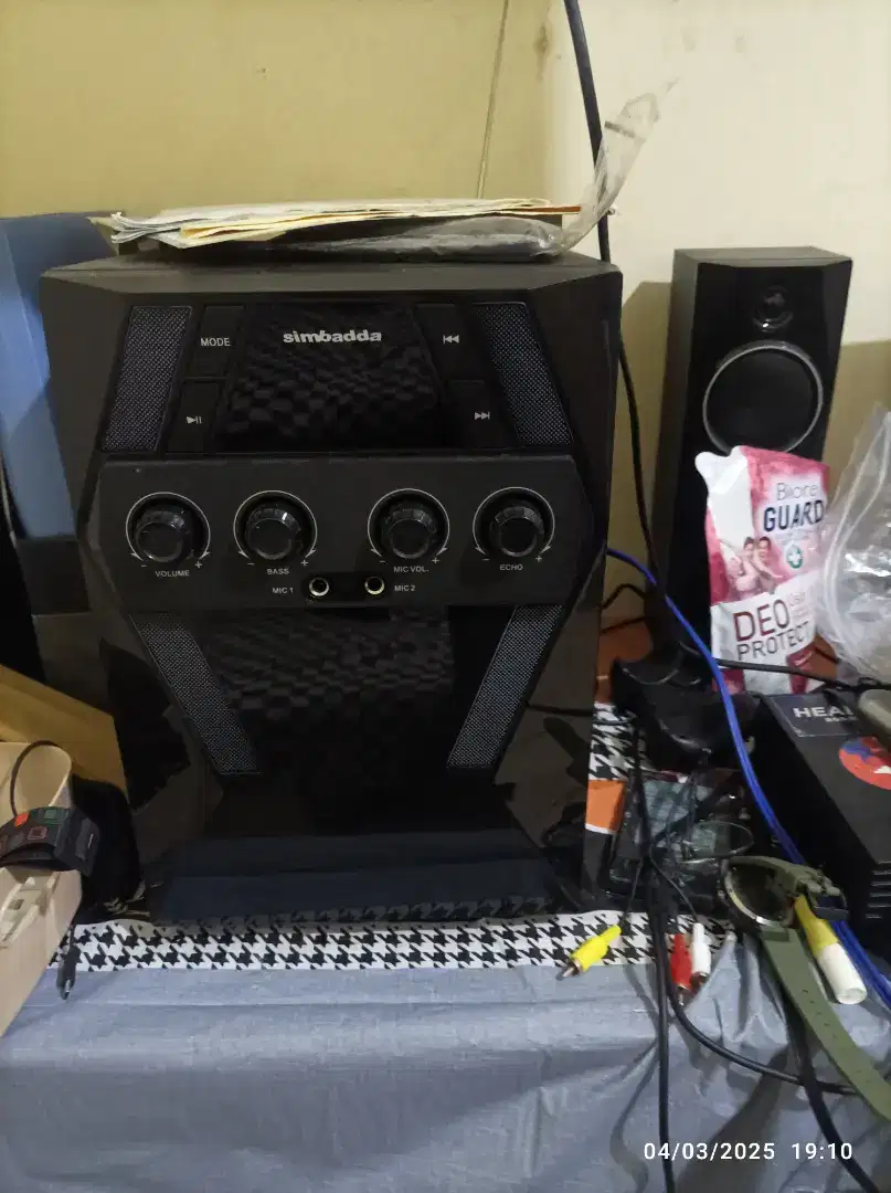 Speaker simbadda cst9000+