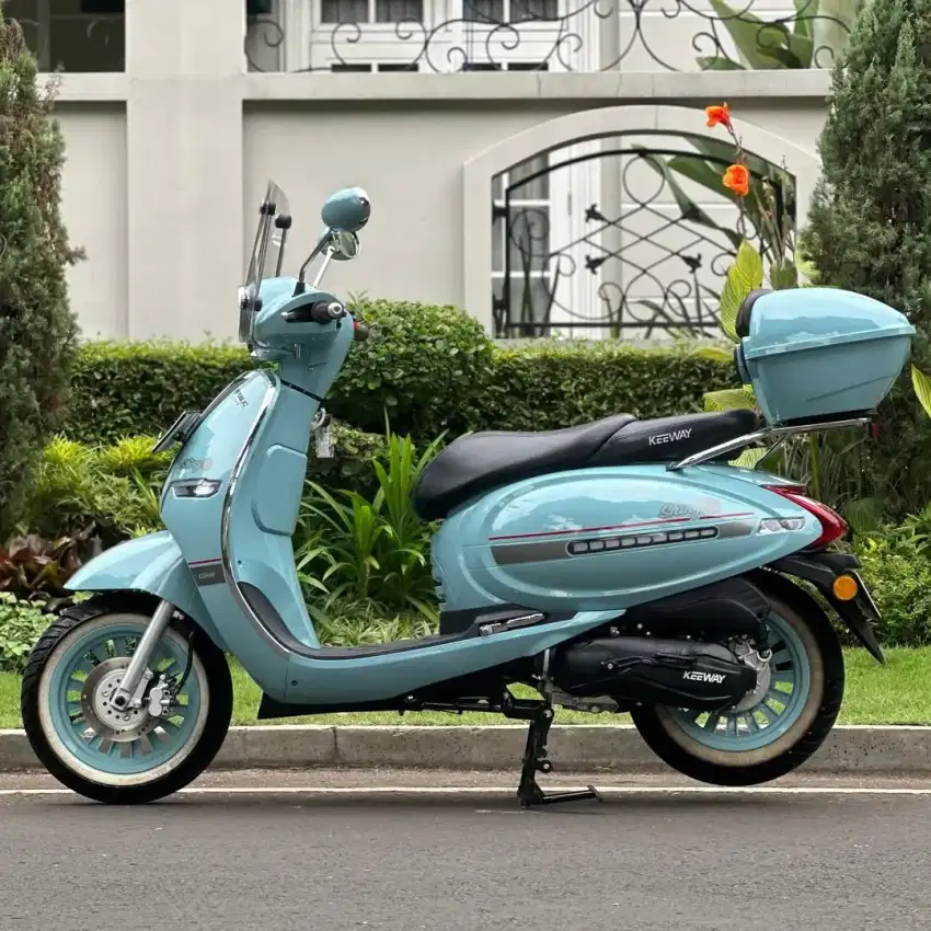 Benelli Keeway Shiny 150cc TAHUN 2022 warna BIRU Perfect Condition.