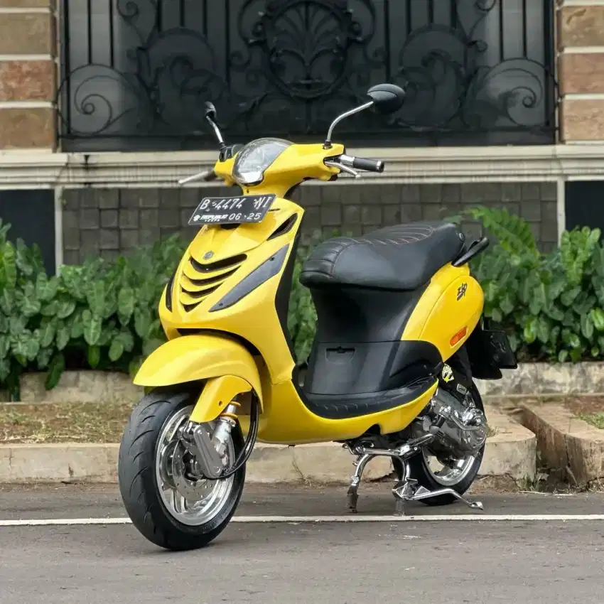 Dijual Cepat Piaggio Zip 100cc Th 2012 GOOD CONDITION.