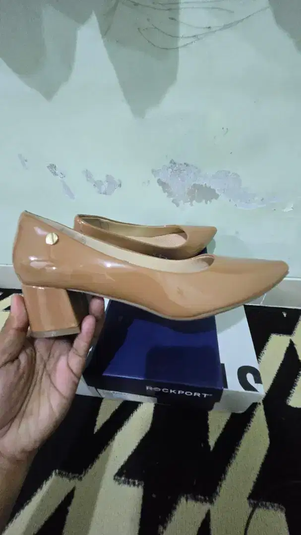 Sepatu wanita heels merk ROCKPORT